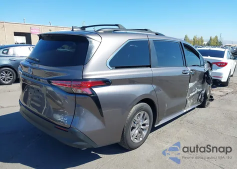 2021 Toyota Sienna Xle z USA, uszkodzony, nr VIN 5TDJRKEC1MS017451